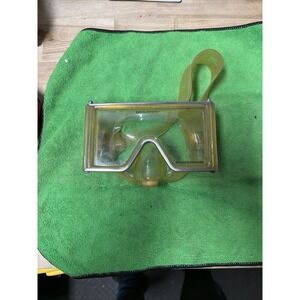 Vintage U.S. Divers Wraparound Tempered Glass Dive Mask Taiwan